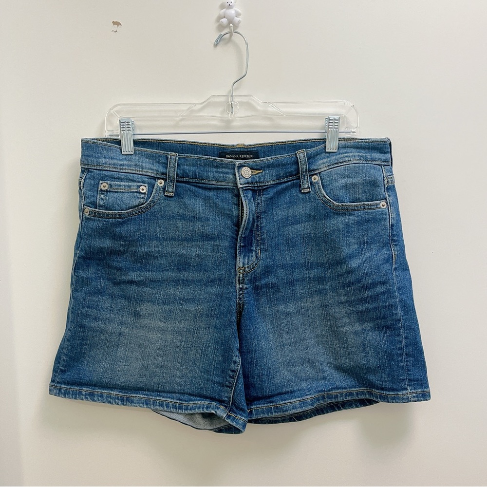 Banana Republic medium wash denim shorts size 28 (6)